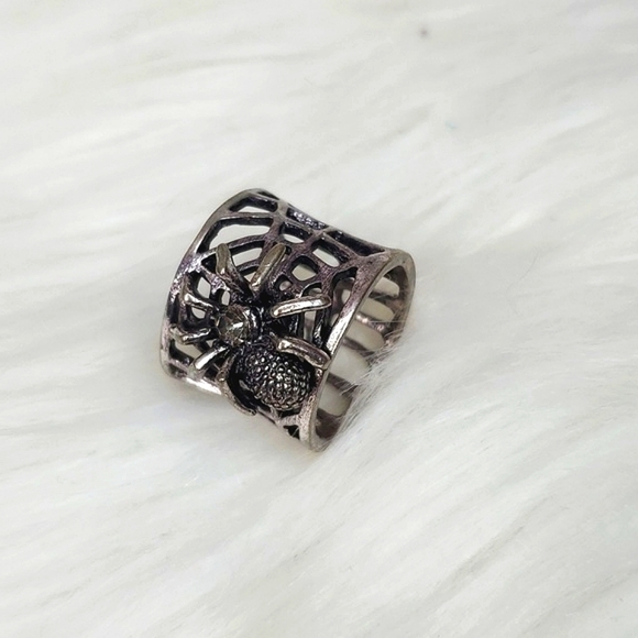 Y2K Rhinestone Hot Topic Jumping Spider Cobweb Web Black Cuff Ring Halloween - Picture 5 of 16